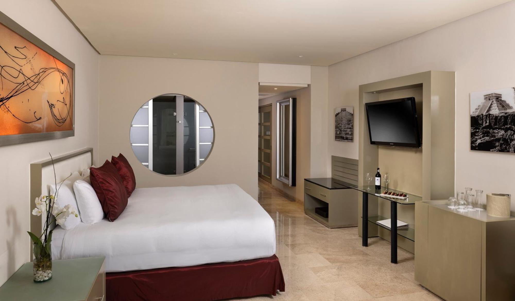 Roulette Room Playa del Carmen or La Perla,1774470647:JPEG